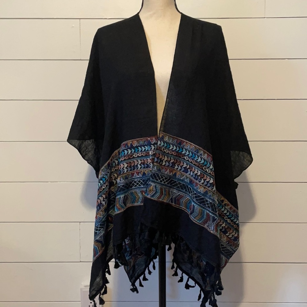 Boutique poncho